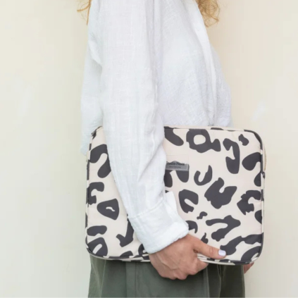 STUDIO NOOS Obal na notebook - Puffy Holy cow