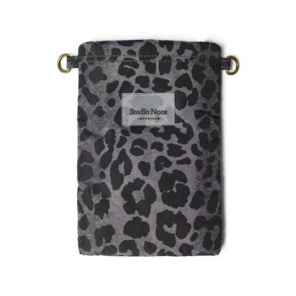 STUDIO NOOS Taštička na mobil Antra Leopard Puffy