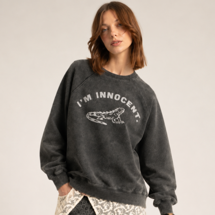 SISTERS DEPARTMENT Sweatshirt Fadded black w/ "i´m innocent" print